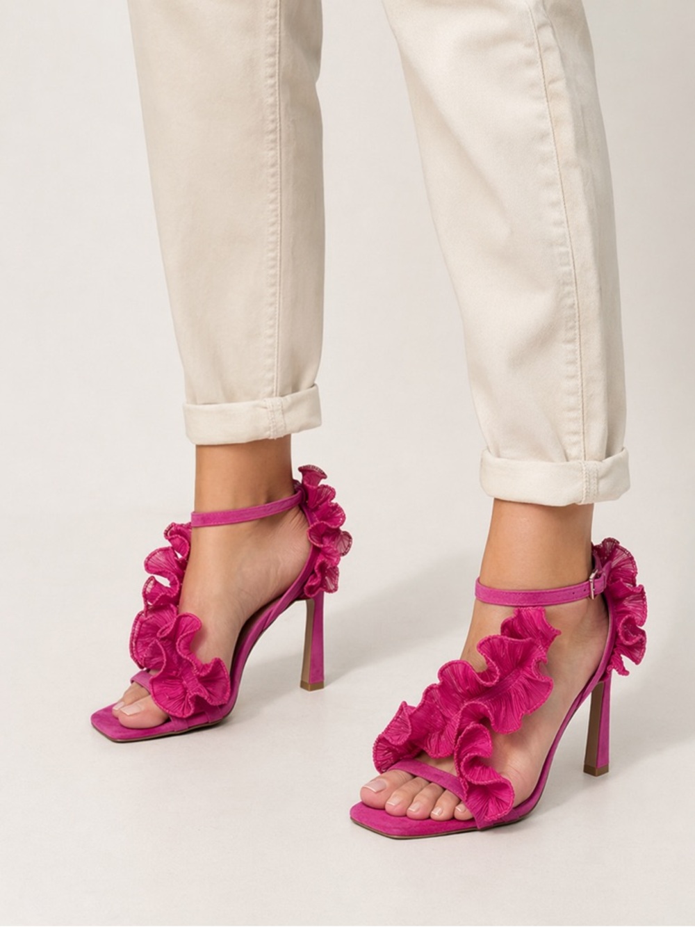 NWT Gianni Bini FRANZ Suede Chiffon Ruffle Dress Sandal Fuschia Sz 7 - Picture 3 of 10